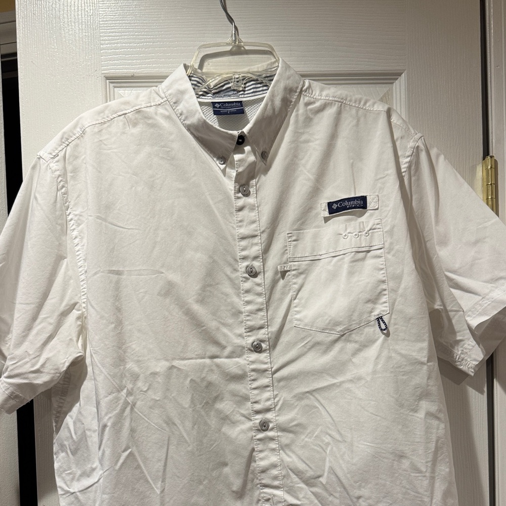Columbia Men’s White Short-Sleeve Button-Down Shirt with Chest Pocket